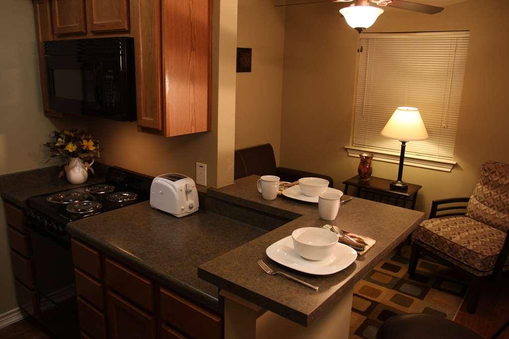 Eagle'S Den Three Rivers Texas A Travelodge By Wyndham Room photo