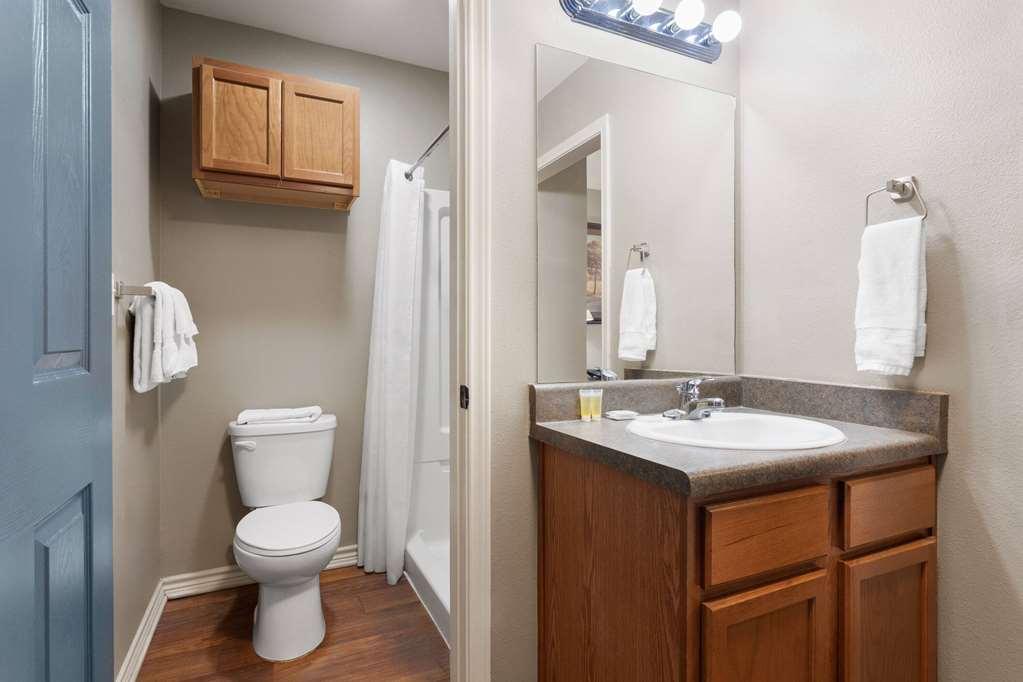 Eagle'S Den Three Rivers Texas A Travelodge By Wyndham Room photo